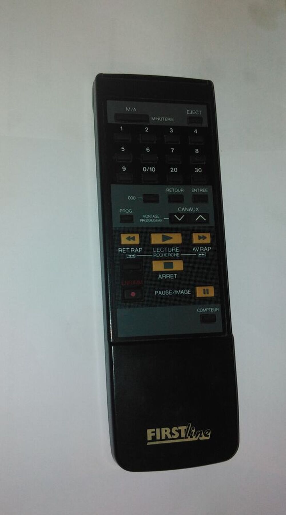 t&eacute;l&eacute;commande magn&eacute;toscope first line (1 euro n&eacute;gociable) Photos/Video/TV