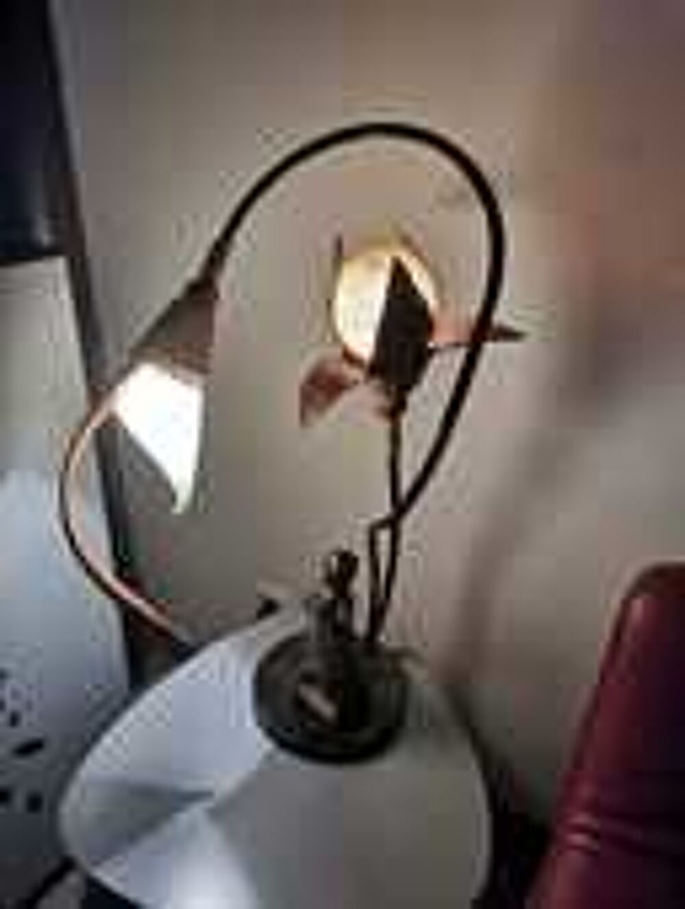 Lampadaire et lampe &agrave; poser.
Décoration