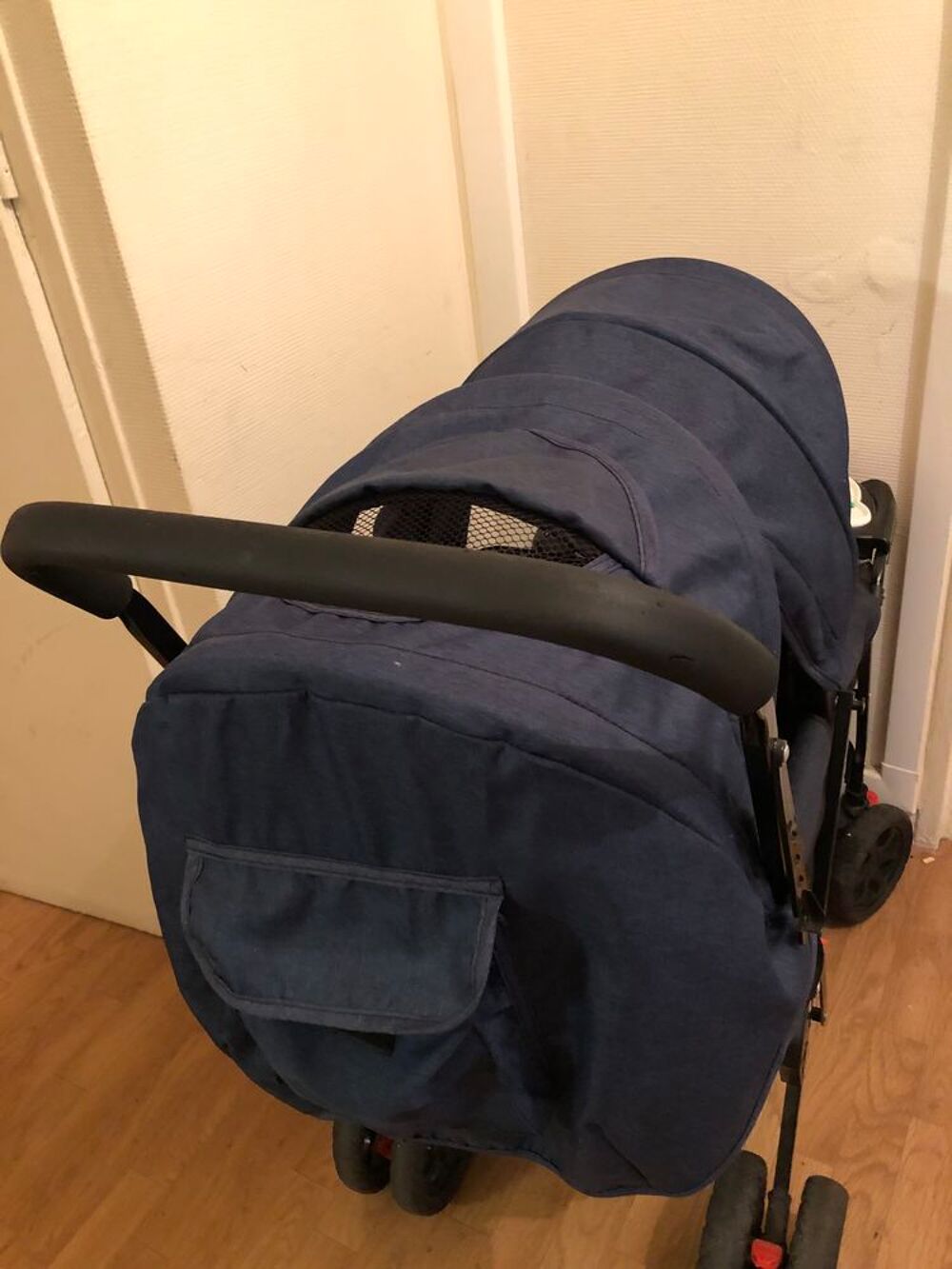 Poussette double pliable &agrave; Malakoff (92) Pu�riculture