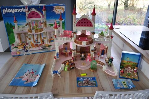 Chteau playmobil meubl avec bote d'origine 4250 +mini set 120 Herrlisheim (67)