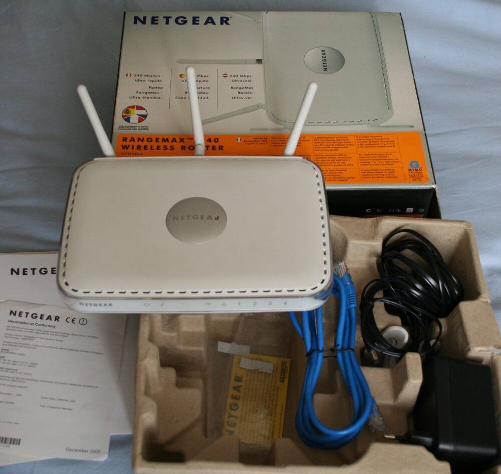 Modem NETGEAR + 4 adaptateurs WIFI (RangeMax 240 Mbit/s) Matériel informatique