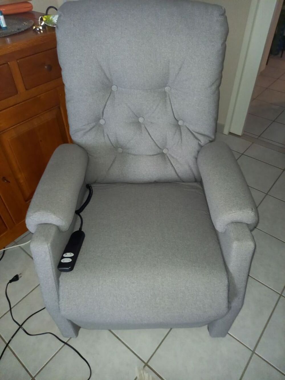 Fauteuil releveur &eacute;lectrique 2 moteurs Meubles