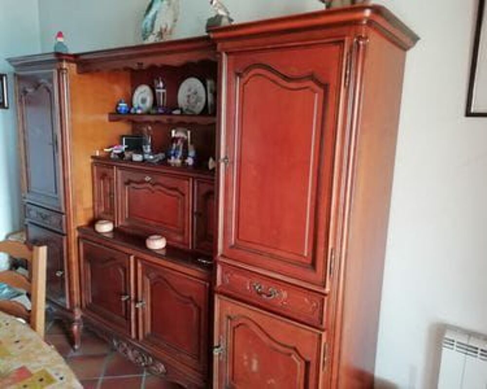 Buffet salle &agrave; manger couleur ch&ecirc;ne clair bon &eacute;tat Meubles