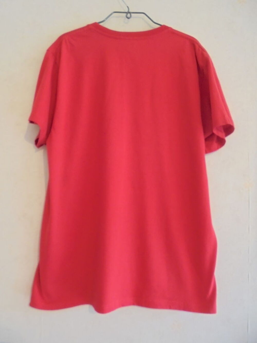 Tee-shirt rouge publicitaire (93) Vêtements