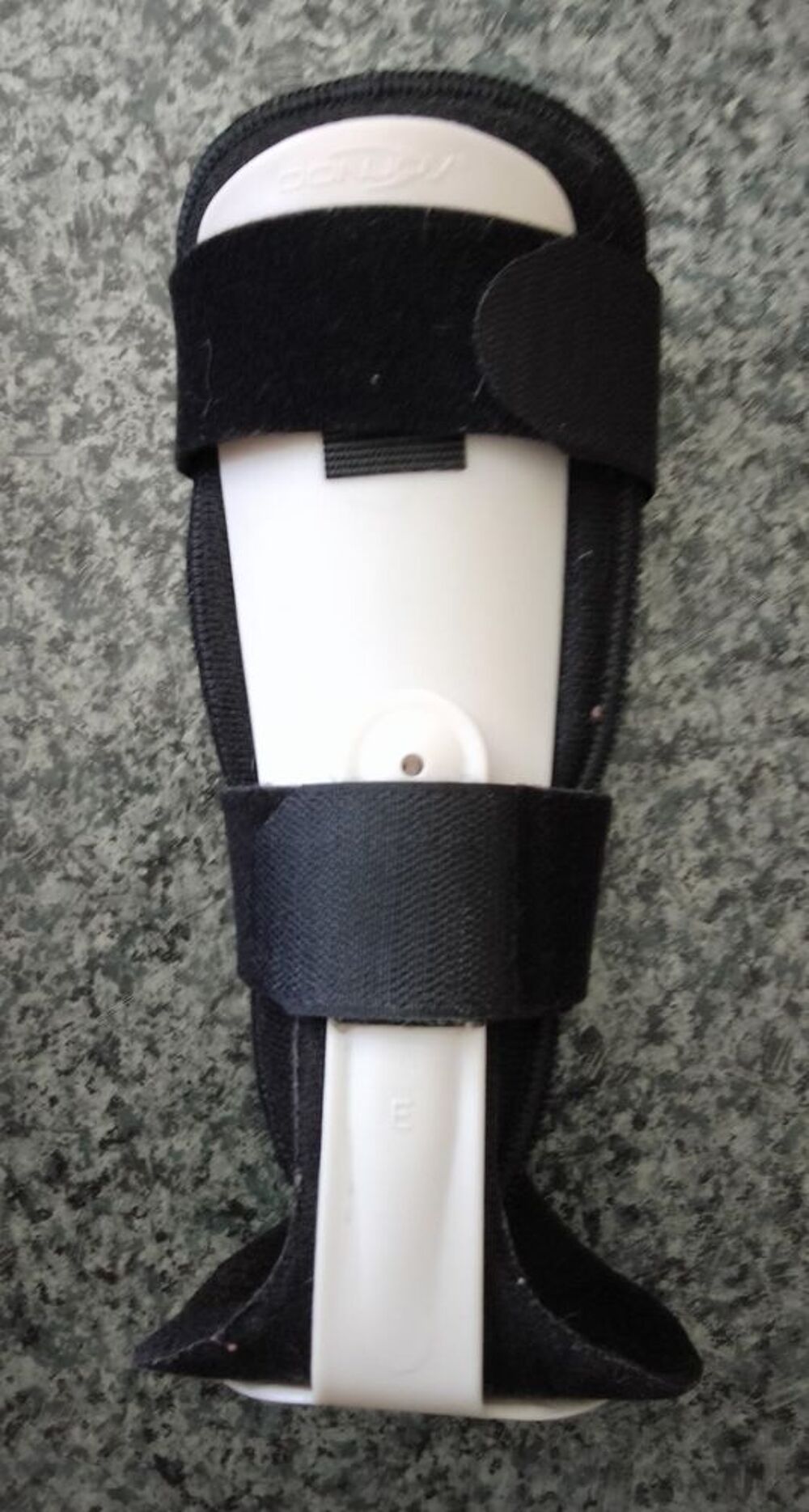 Attelle de cheville articul&eacute;e Donjoy Active Axmed Sports