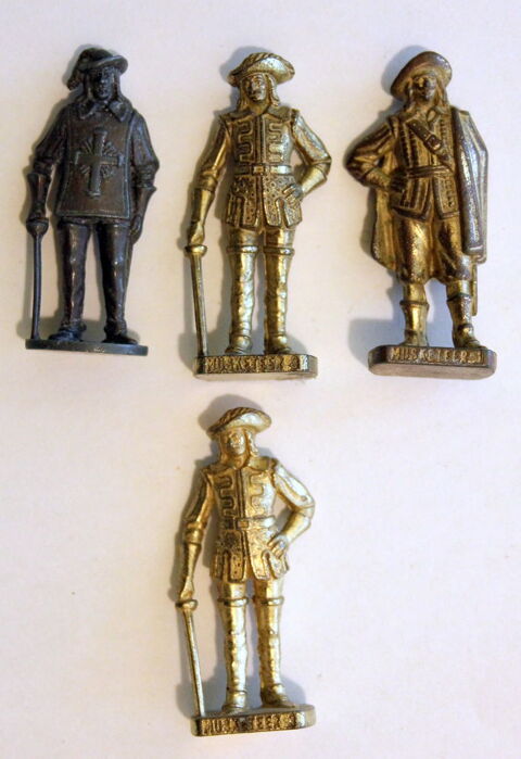 Figurines m�tal Mousquetaires KINDER Vintage 
5 euros pi�ce 5 Issy-les-Moulineaux (92)