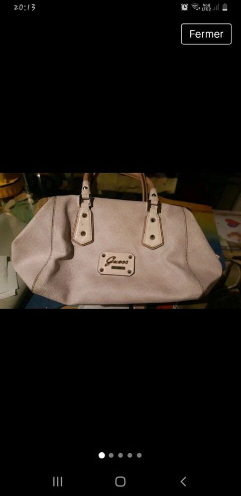 sac  main Guess beige 38 Poissy (78)