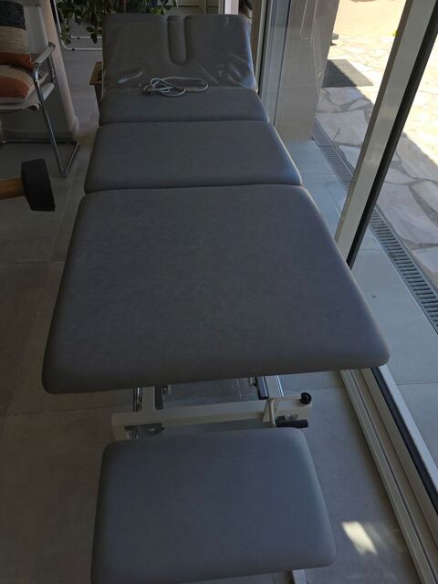 table pour th�rapie manuelle 1350 St Aygulf (83)