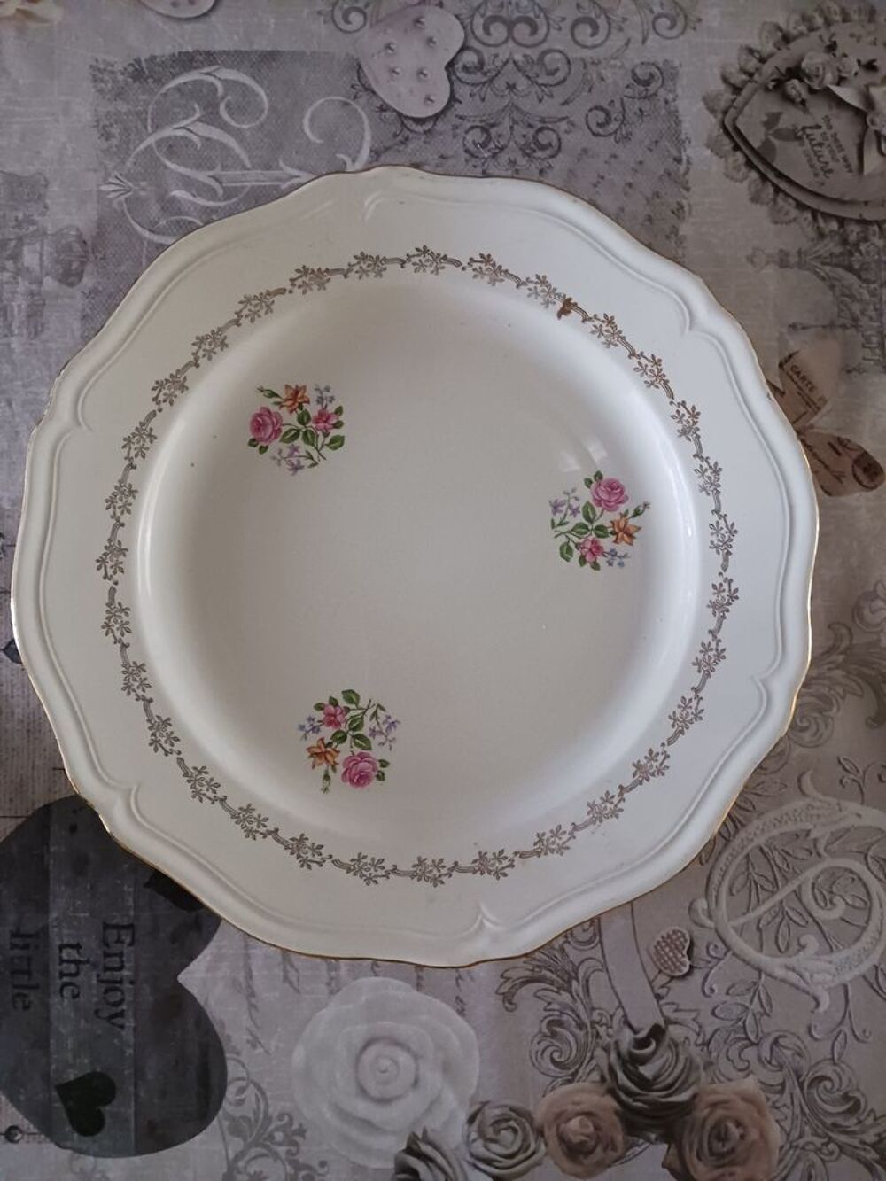 Plat &agrave; tarte "l'amandinoise" poin&ccedil;onn&eacute; et num&eacute;rot&eacute; Décoration