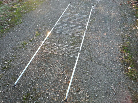 Etag�re WC/toilette (G) 10 Castres (81)