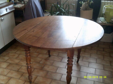 Table ronde 150 Saint-Laurent-de-la-Pr�e (17)