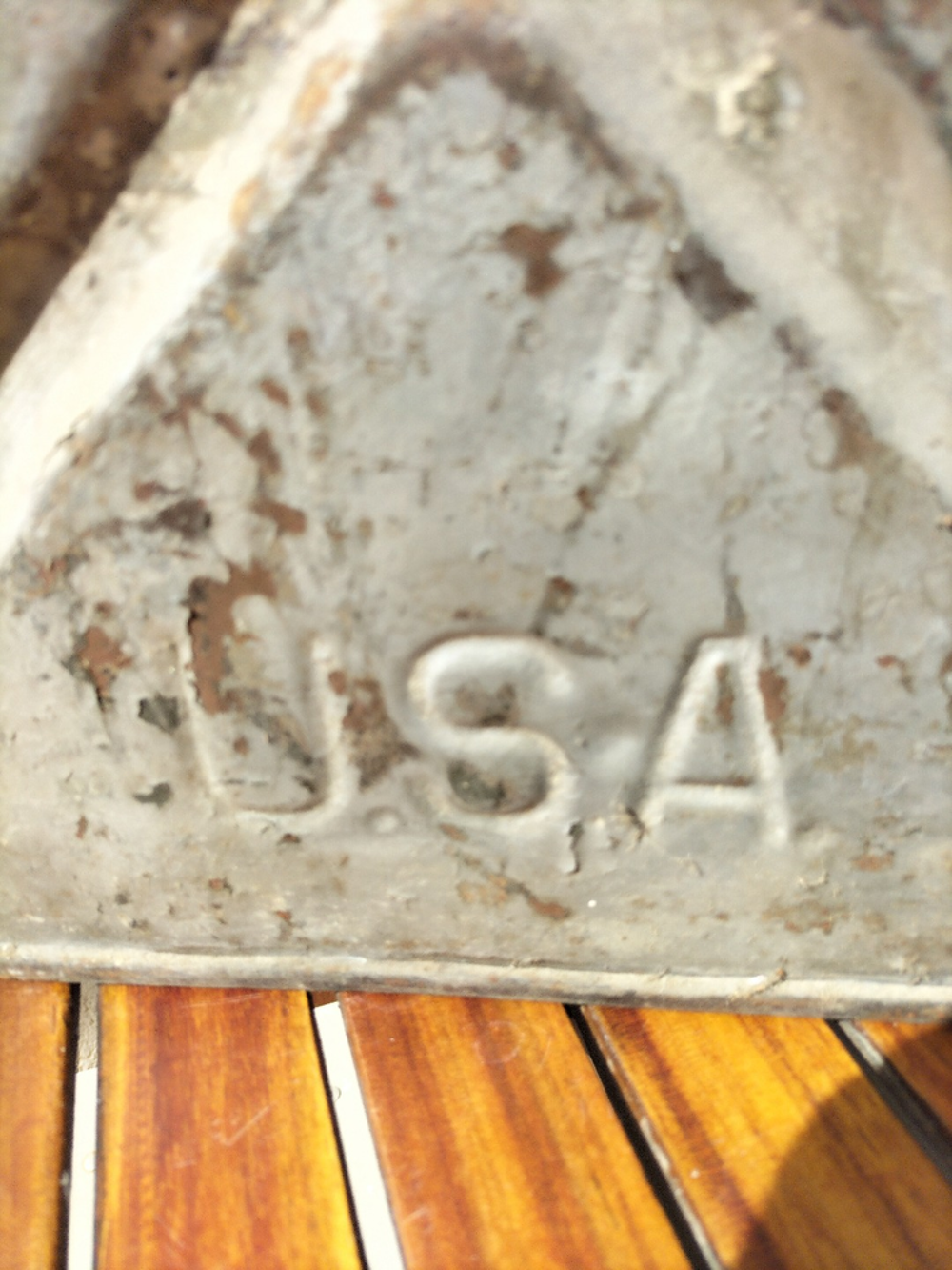 Jerricane Type USA essence en tole sortie de granges 