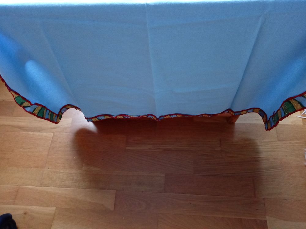 NAPPE NEUVE EN COTON RONDE ET DESSUS CARRE Décoration