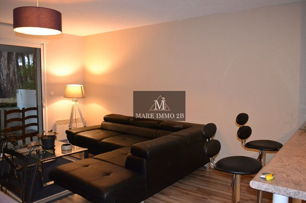 Vente Appartement 3 pièces avec terrasse et parking en centre ville Calvi