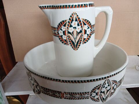 broc ancien + cuvette 35 Vendeuvre-du-Poitou (86)