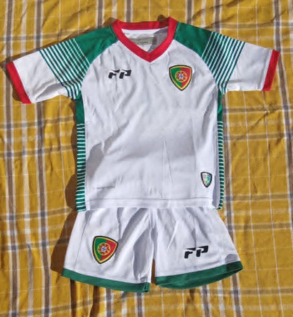 Ensemble Tee-shirt &amp; Short "For&ccedil;a Portugal" en Taille 3 Ans Vêtements enfants