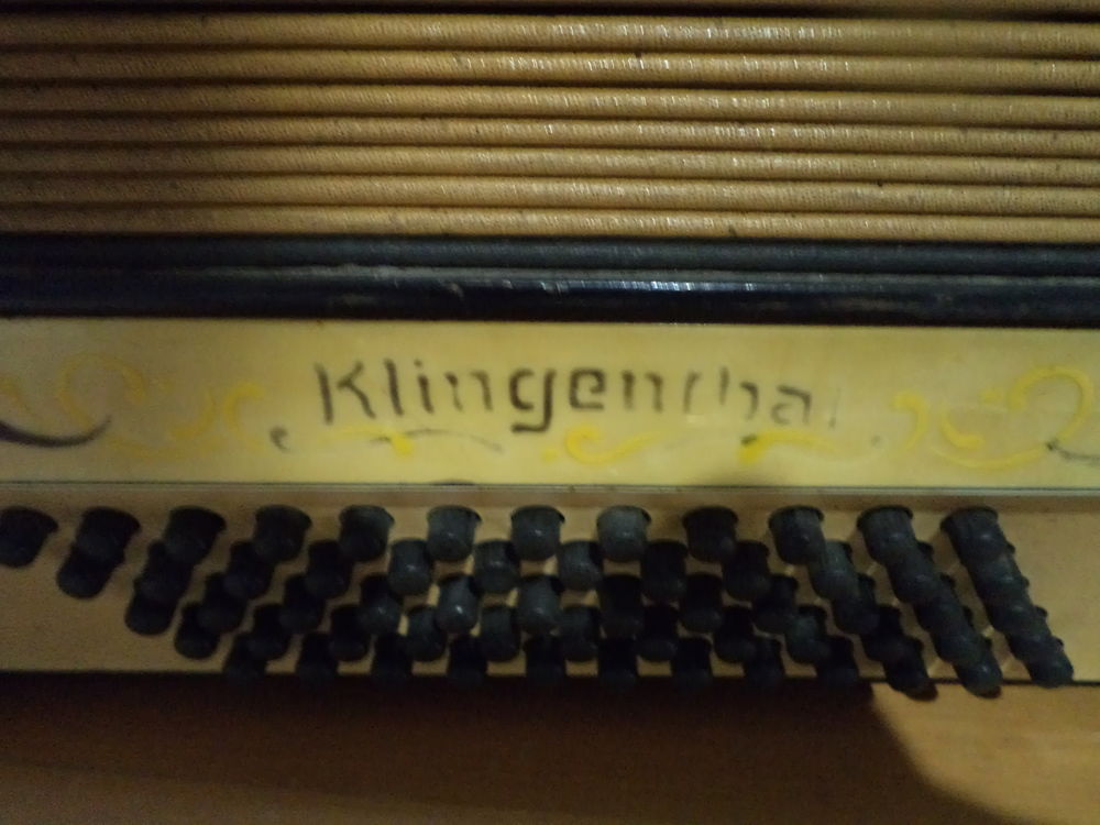 accord&eacute;on tres ancien Instruments de musique