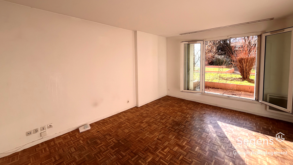 Vente Appartement Studio à vendre avec une belle terrasse + parking Dugny