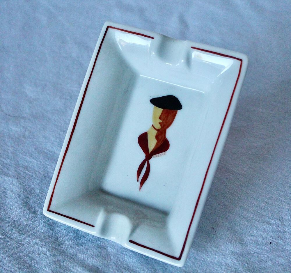 "CHECHE " CENDRIER PORCELAINE 