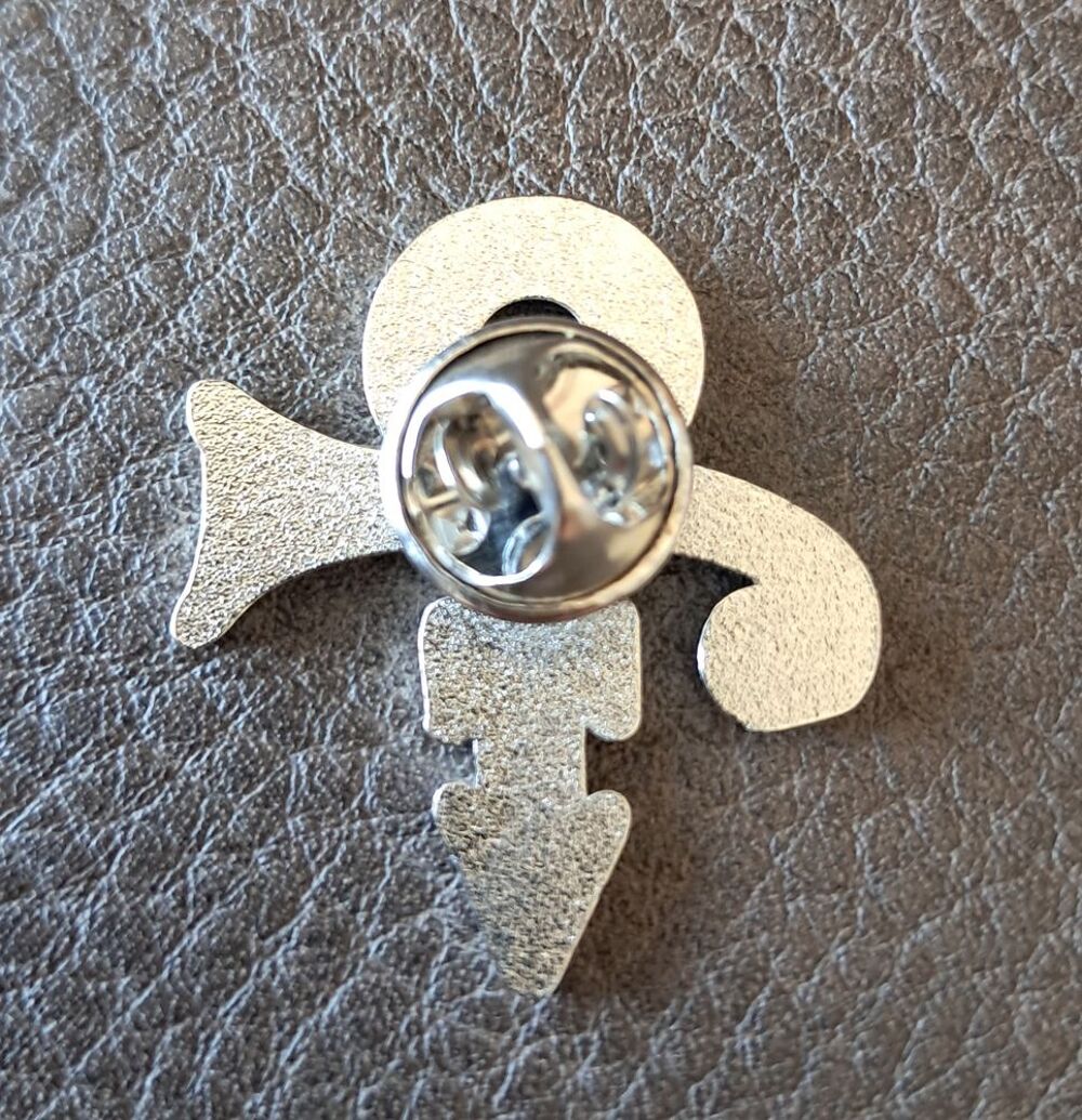 badge broche pin's pins en m&eacute;tal &eacute;maill&eacute; Prince love symbol 