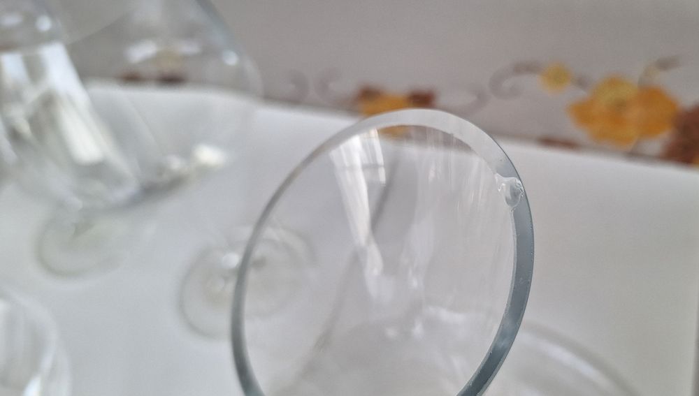 Ensemble carafe &agrave; d&eacute;canter avec 4 verres Décoration