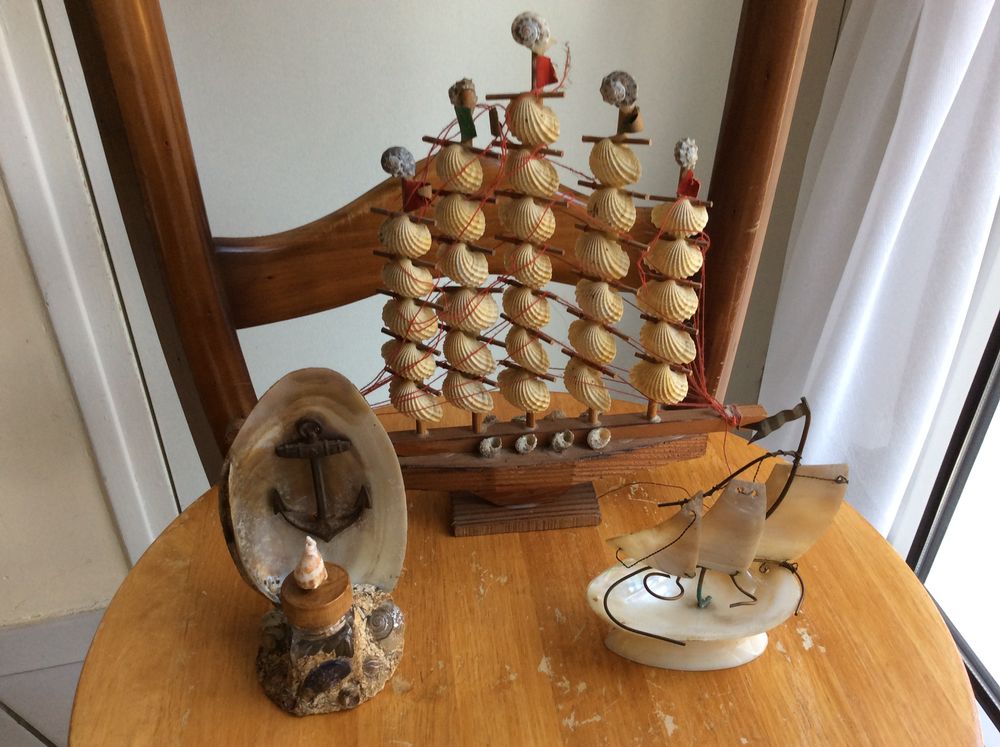 Objets en coquillages, encrier, voiliers, artisanat marin 