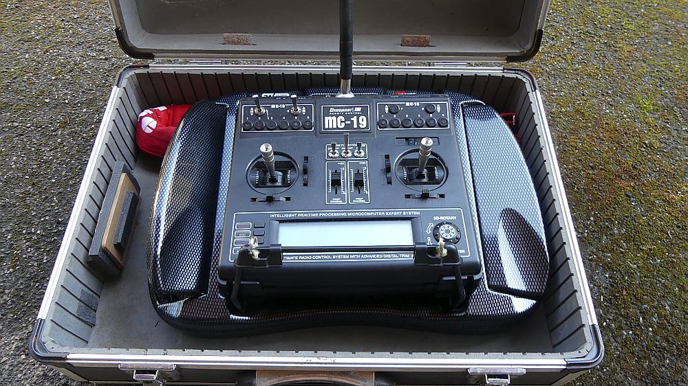 Avion mod&eacute;lisme Magister de Multiplex radio Graupner MC-19 Sports