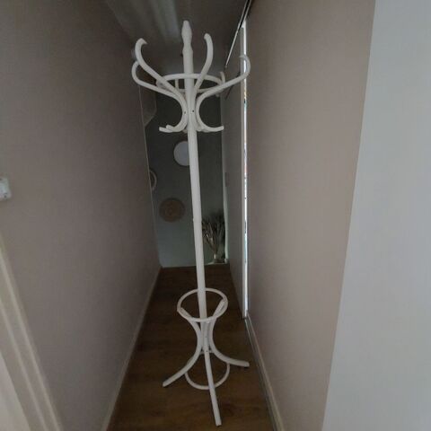 Porte manteau en bois 12 Saint-Quentin (02)