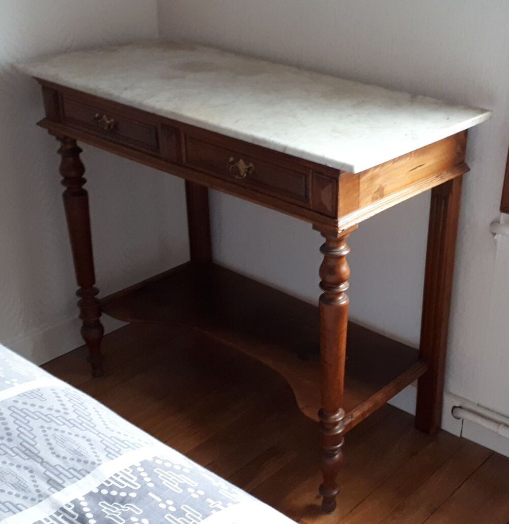 Table en bois dessus en marbre Meubles