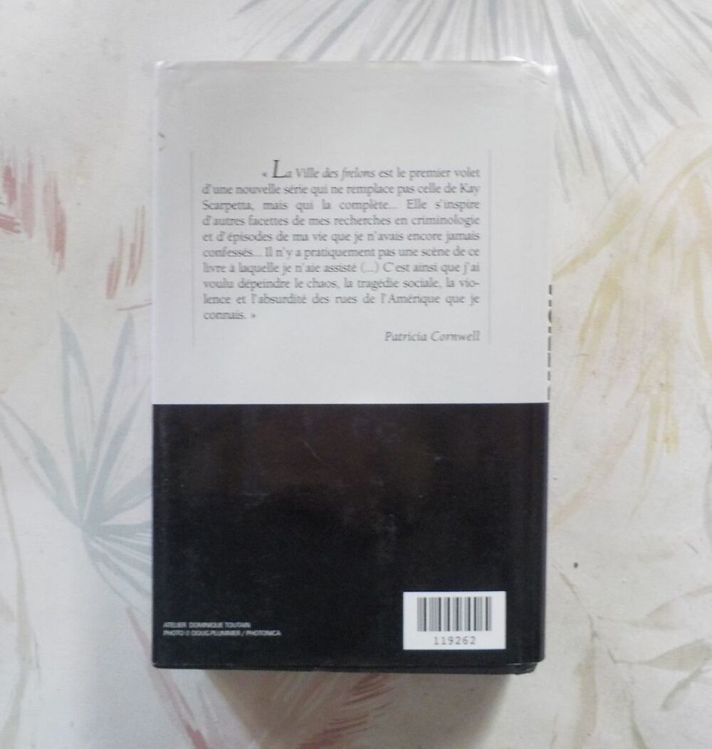 LA VILLE DES FRELONS de Patricia CORNWELL Ed. France Loisirs Livres et BD