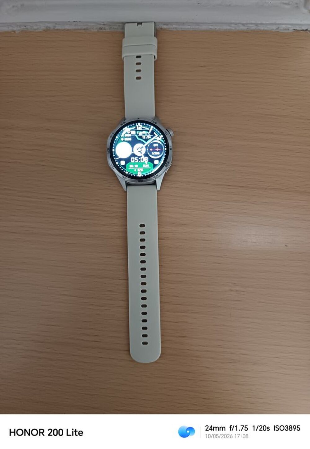 Montre connect&eacute;e Bijoux et montres