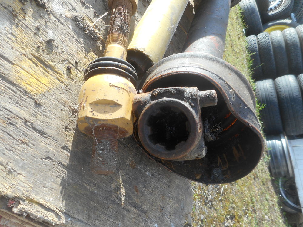 plusieurs cardan agricole faire prix + un chariot faire prix Bricolage
