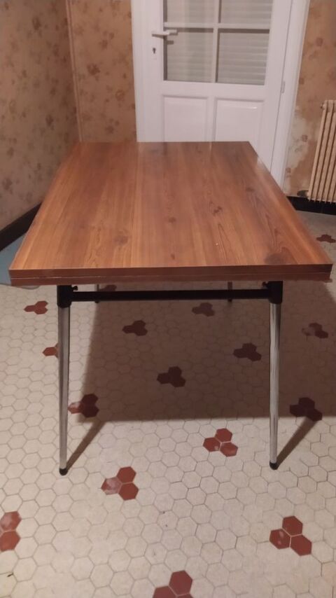 TABLE DE CUISINE MARRON EN FORMICA 25 St Lambert Des Levees (49)