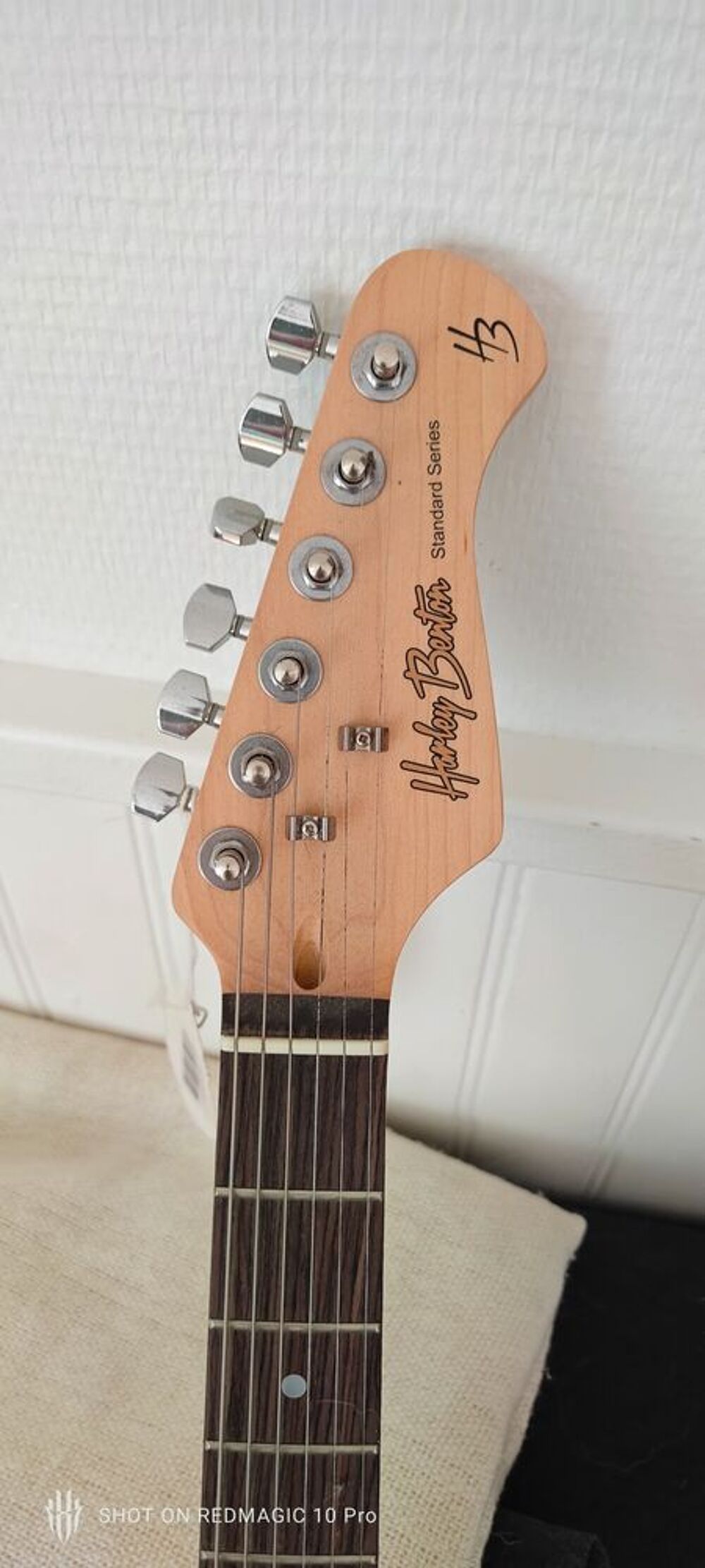 Guitare &eacute;lectrique Harley Benton + ampli Instruments de musique