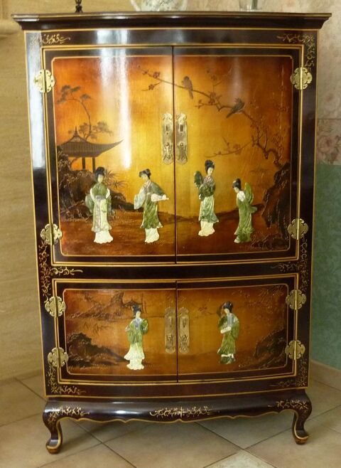 Meuble de style chinois pour rangement petit t�l�viseur. 300 La Chapelle-Launay (44)