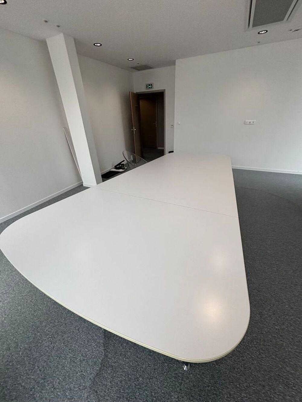 TABLE TRAPEZOIDALE ICF Meubles