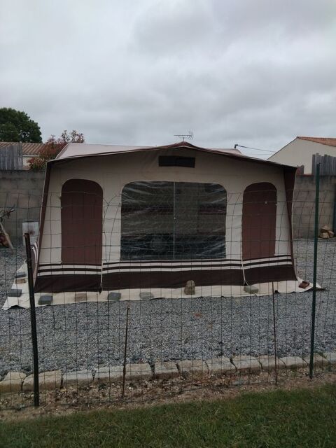 DIGUE Caravane 1982 occasion Surg&egrave;res 17700