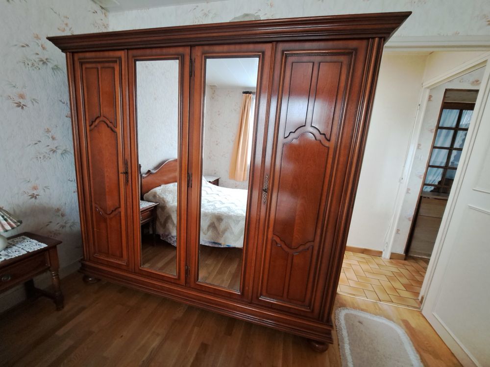 Chambre (2 adultes) en tr&egrave;s bon &eacute;tat (lit+armoire+2 chevets) Meubles