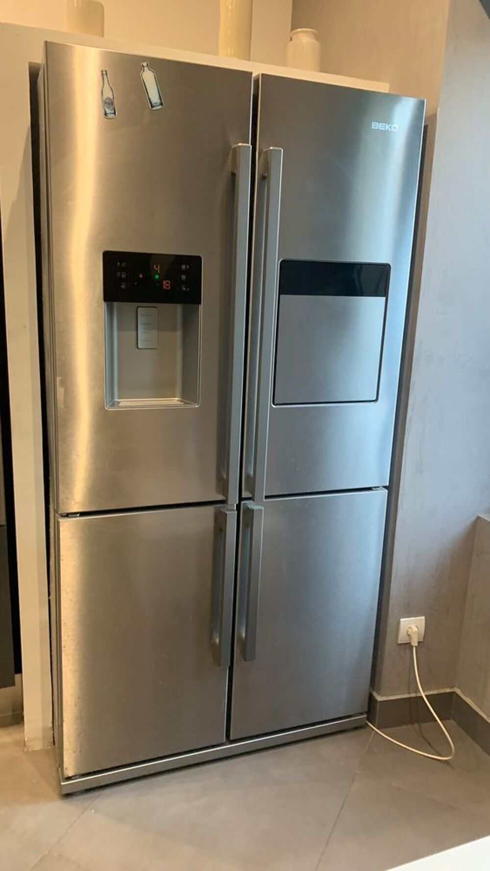 R&eacute;frig&eacute;rateur am&eacute;ricain BEKO inox Electrom�nager