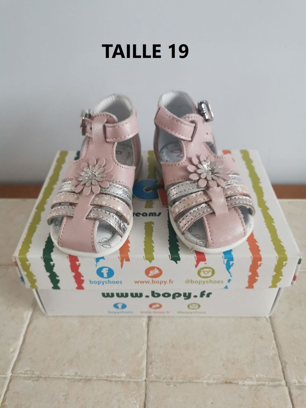 Chaussures fille pointure 19 Puriculture