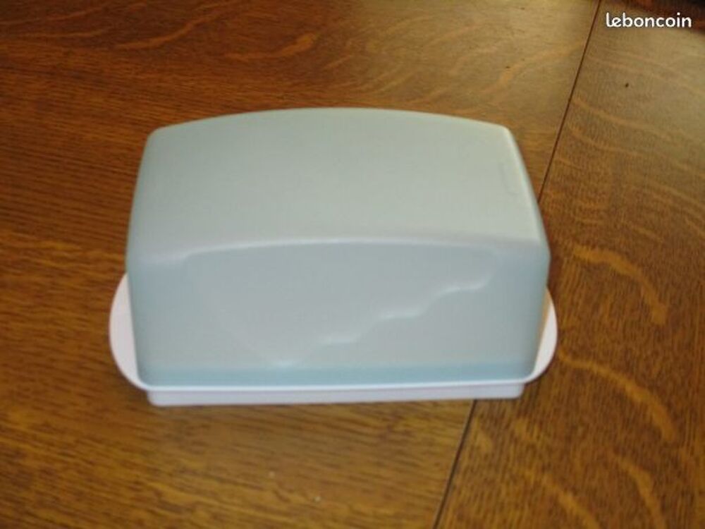2 Beurriers tupperware bleu translucide et blanc neuf Décoration
