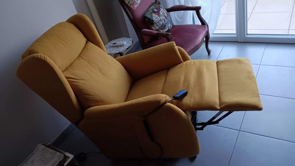 fauteuil relax releveur &eacute;lectrique 2 moteurs. Meubles