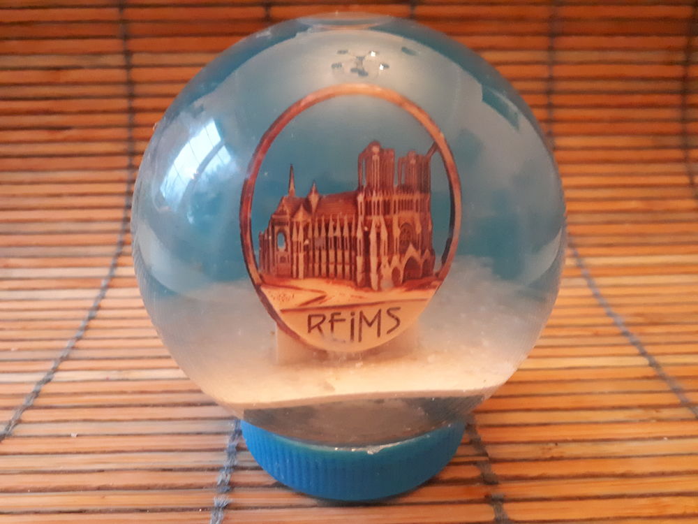Boule de neige souvenir de Reims 