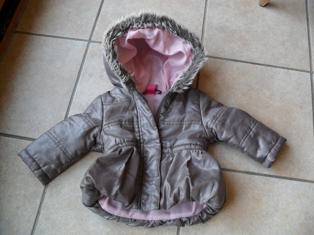 petit manteau &agrave; capuche
Puériculture
