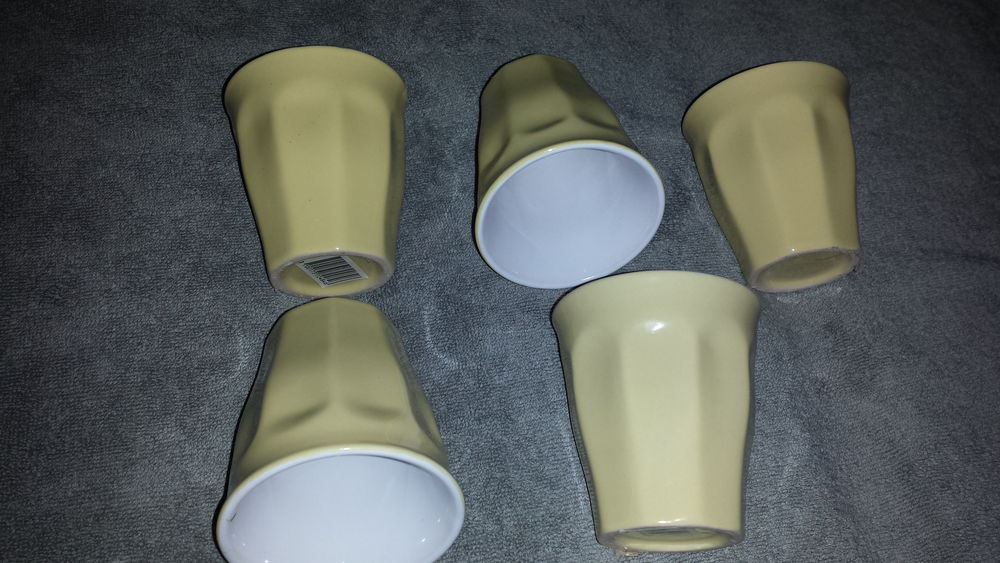 LOT 5 MUG CREME
HAUTEUR 8 CM ENVIRON
DIAMETRE 7 CM ENVIRON Cuisine
