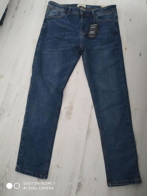 Jeans Bershka slim fit - Taille M - neuf
17 Maisons-Alfort (94)
