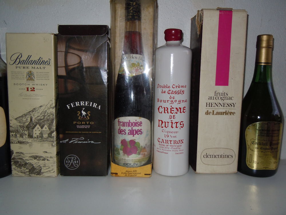 VIEUX VINS . APERITIFS .DIGESTIFS . FRUITS &agrave; L ALCOOL . Cuisine