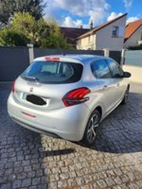 208 1.2 PureTech 110ch S&S BVM5 Allure 2015 occasion 94450 Limeil-Br&eacute;vannes