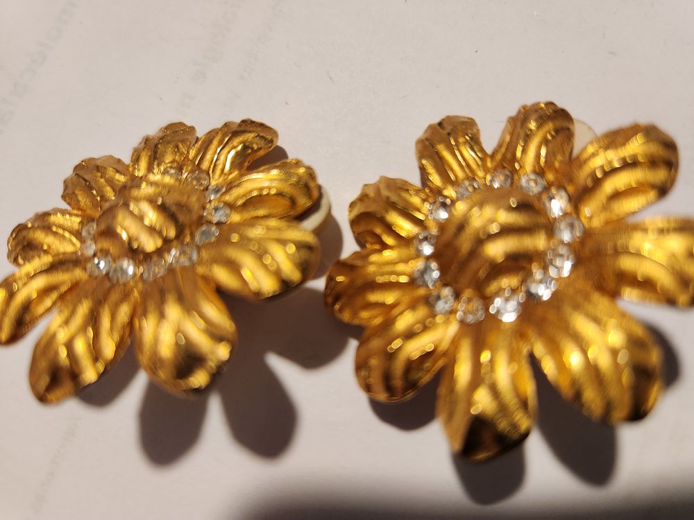 BO Clip fleur Dor&eacute;e Strass LANVIN Bijoux et montres