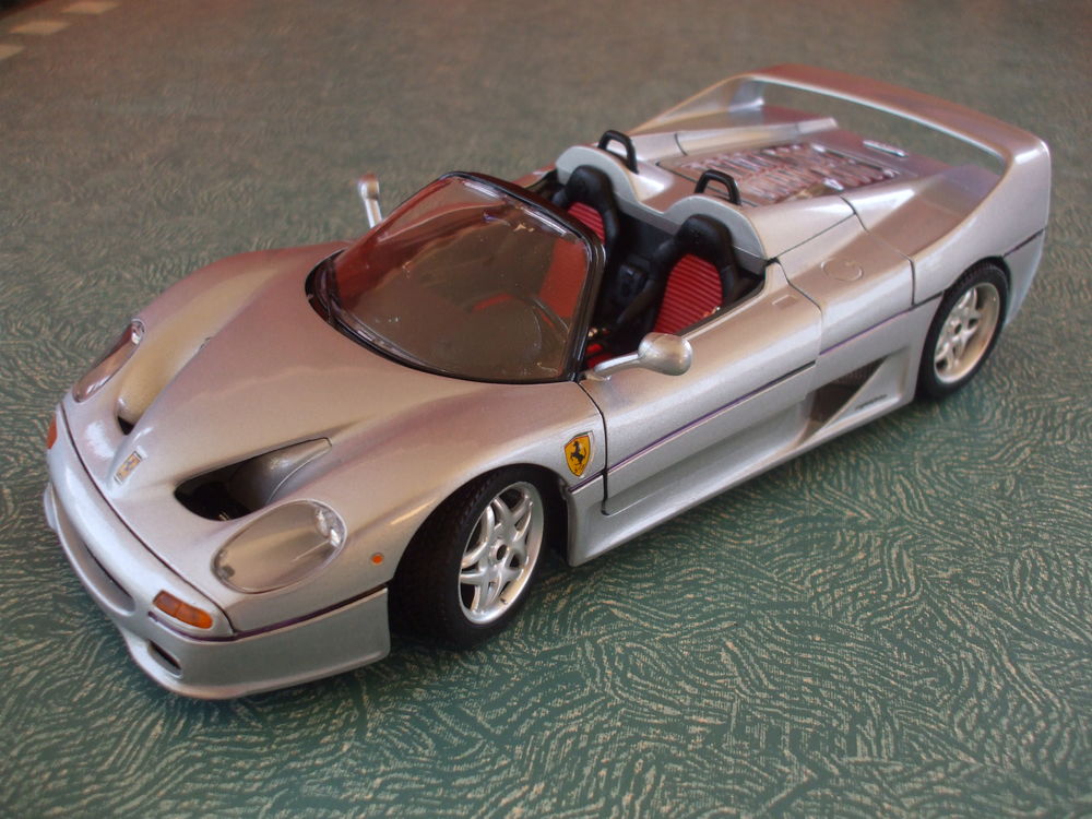 REF: 3372 FERRARI F50 CABRIOLET GRIS M&Eacute;TAL 1995 Jeux / jouets